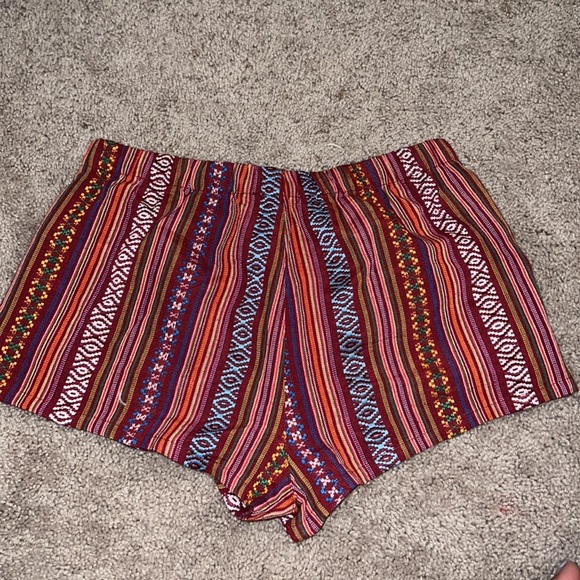 Forever 21 Tribal Shorts - Picture 4 of 4
